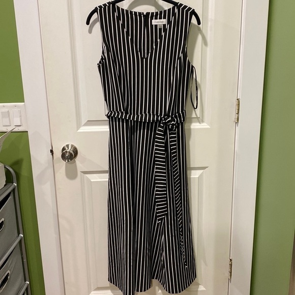 Calvin Klein Fit & Flare Striped V Neck Midi Dress EUC - Picture 1 of 11